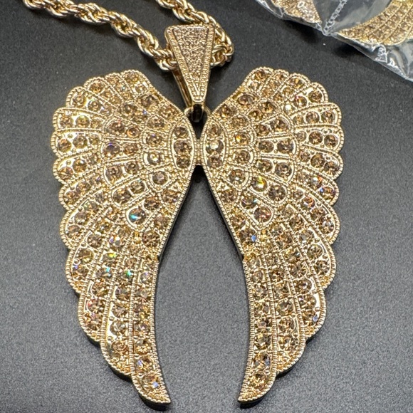 JTV Gold Tone Angel Wing Crystal Necklace and Earring Set marked CN - Picture 2 of 9